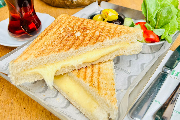 Kaşarlı Tost / Cheese Toast