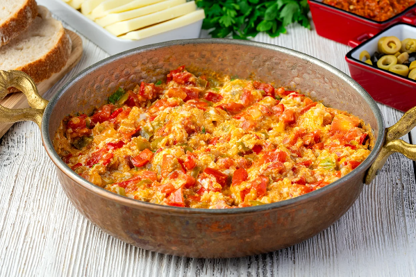 Menemen / Scrambled Egg with Tomatoes and Green Pepper