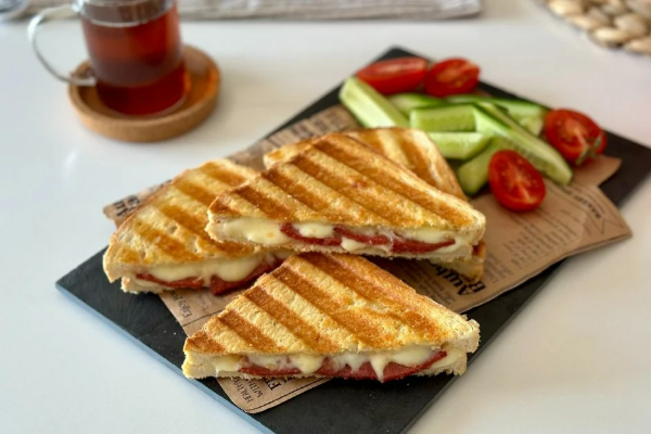 Karışık Tost/Mixed Toast