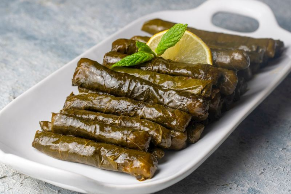 Zeytinyağlı Yaprak Sarma/Stuffed Grape Leaf